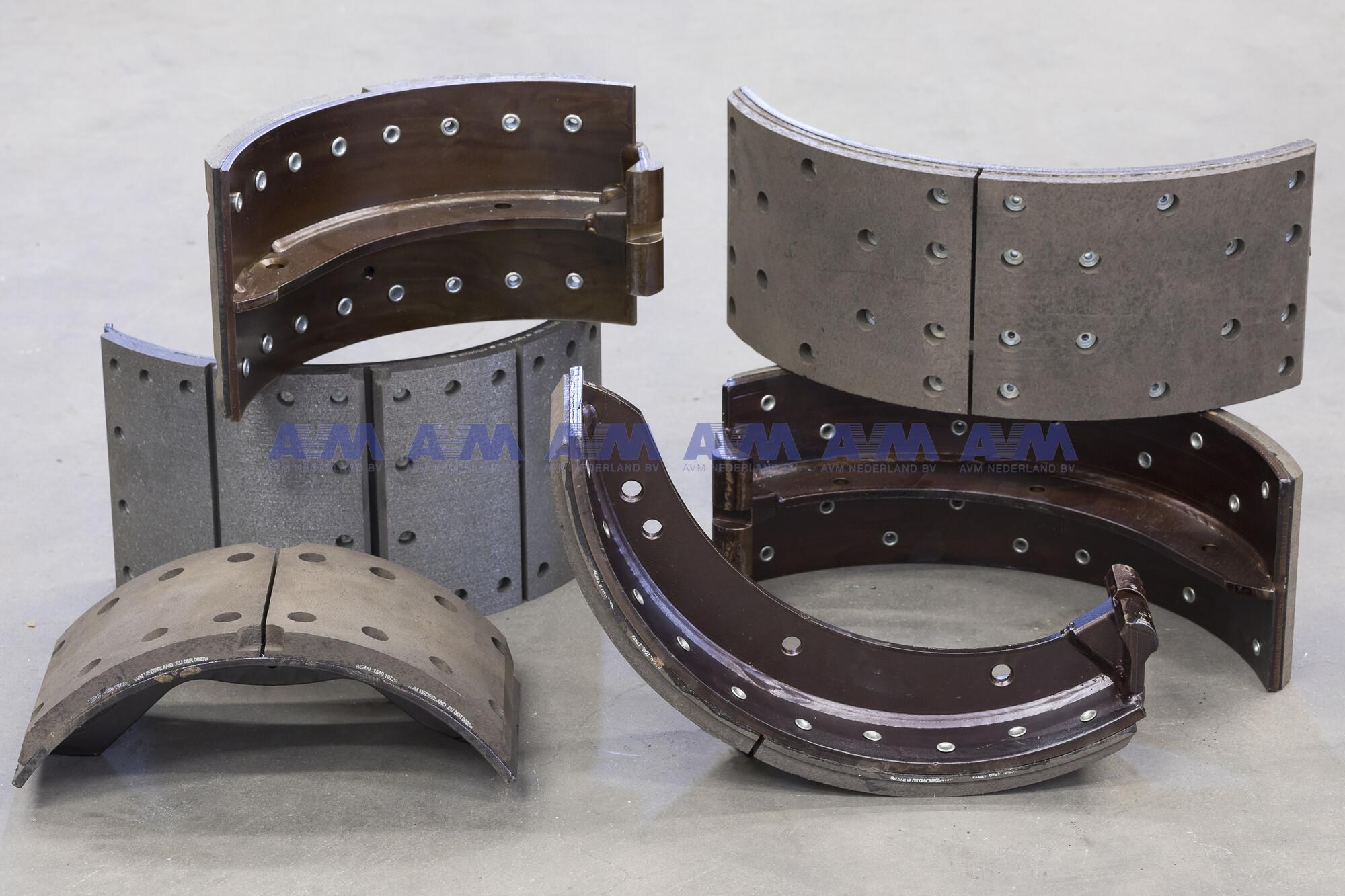 Brake shoe with lining 3722-J-192